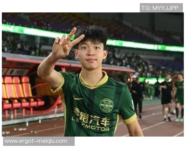 毛伟杰变球王，曲格平改踢后卫 大连U21冲乙要害战 王钰栋驰援浙江